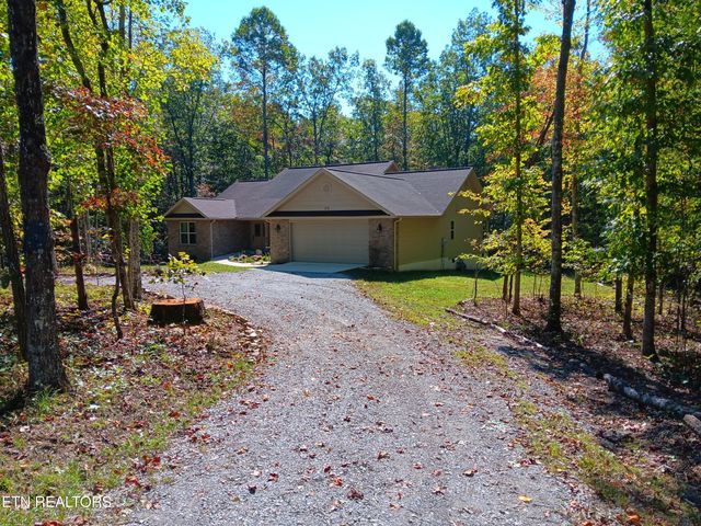 373 Cumberland Cove Rd, Monterey, TN 38574