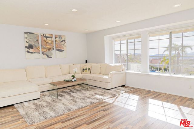 12000 Falcon Crest Way, Porter Ranch, CA 91326