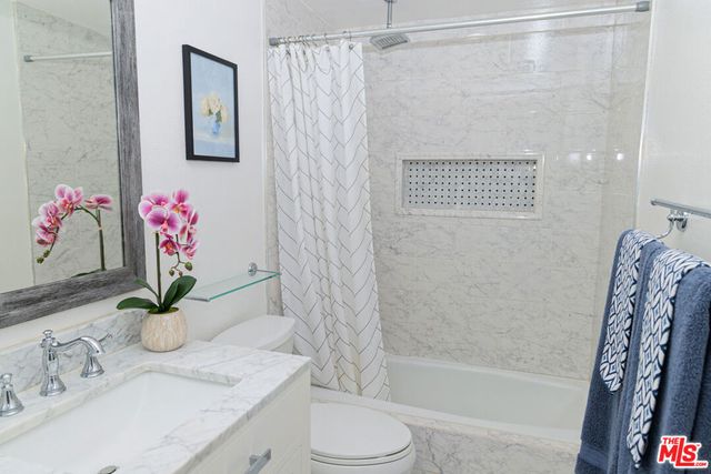 12000 Falcon Crest Way, Porter Ranch, CA 91326