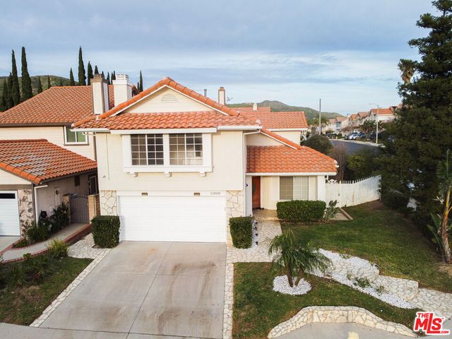 12000 Falcon Crest Way, Porter Ranch, CA 91326