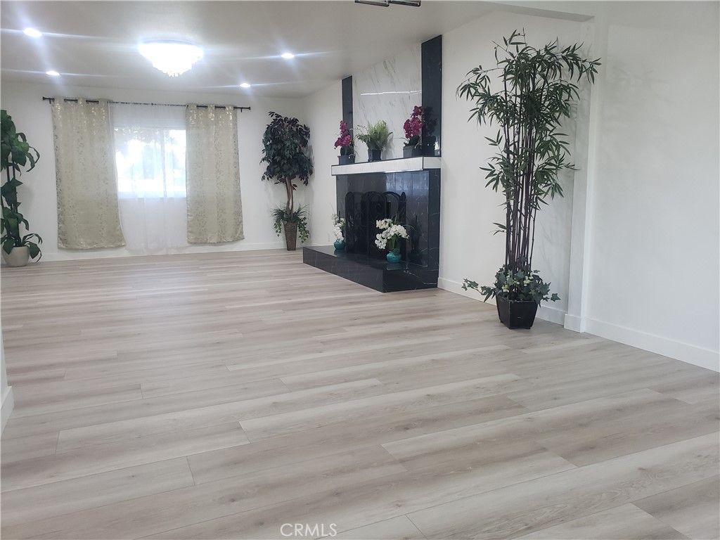 Image 7 of property listing at 2758 W STOCTON, Anaheim, CA 92801