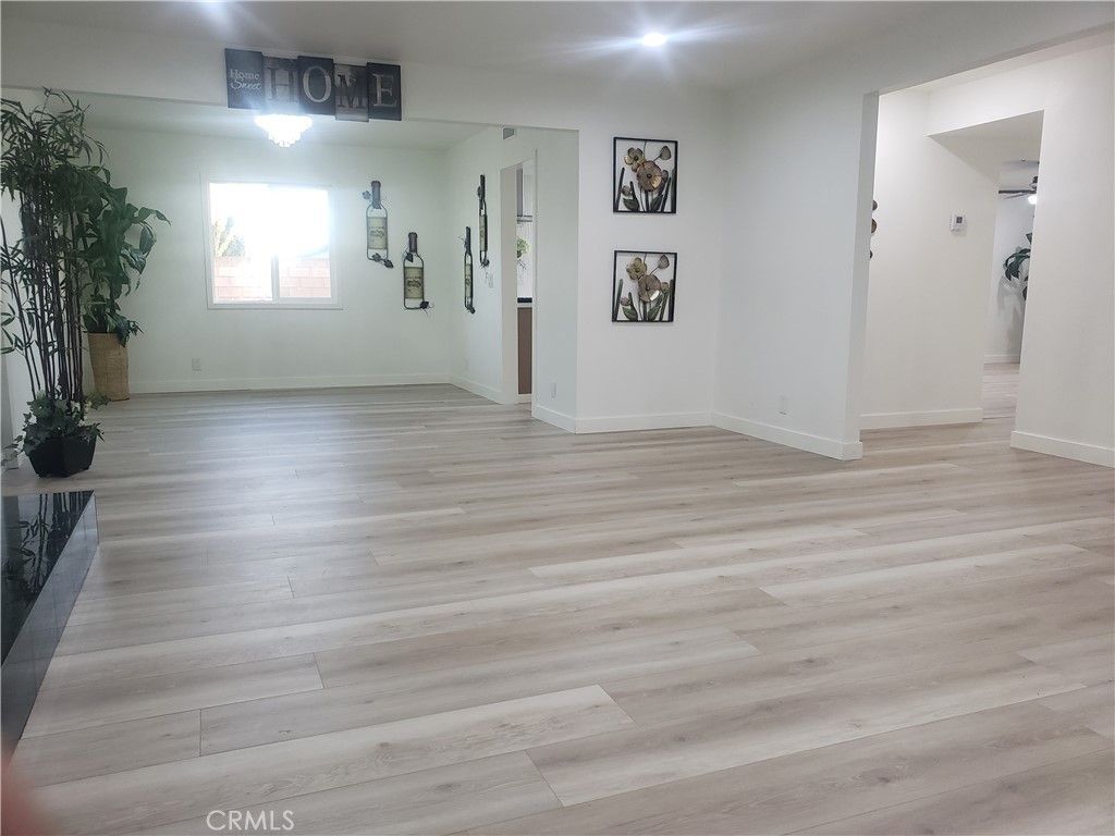 Image 9 of property listing at 2758 W STOCTON, Anaheim, CA 92801