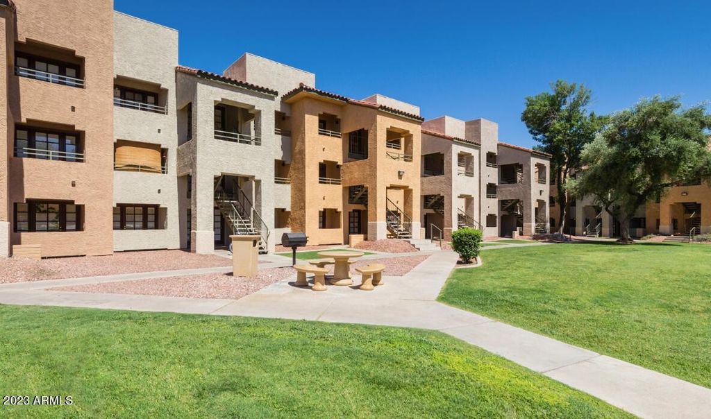 6201 W Olive Avenue A3, Glendale, AZ 85302