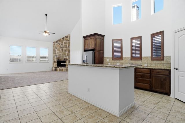 1009 Raleigh Path Road, Denton, TX 76208