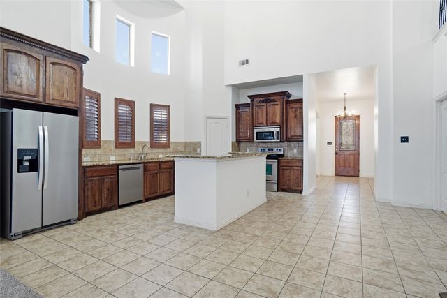 1009 Raleigh Path Road, Denton, TX 76208