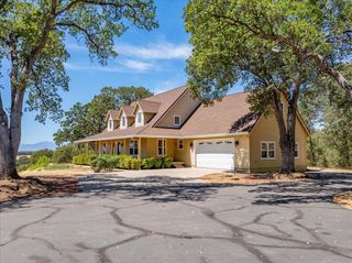 17080 Hooker Creek Road, Cottonwood, CA 96022