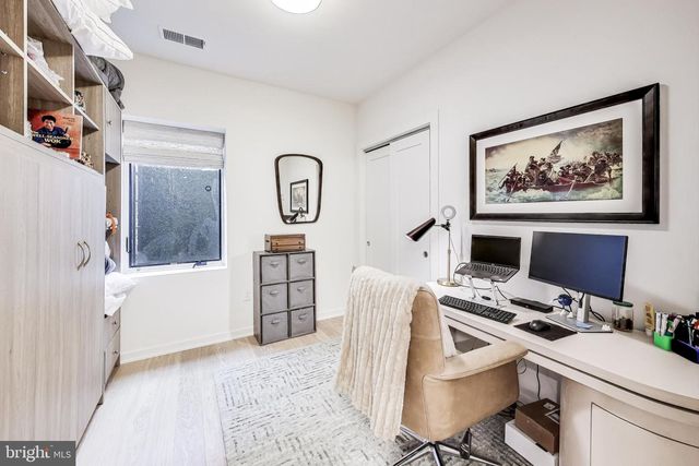 2216 40TH PL NW #2, Washington, DC 20007