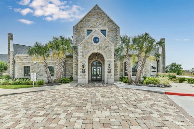 15775 Cairnwell Bend Drive, Humble, TX 77346