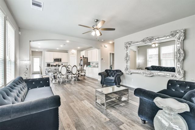 15775 Cairnwell Bend Drive, Humble, TX 77346