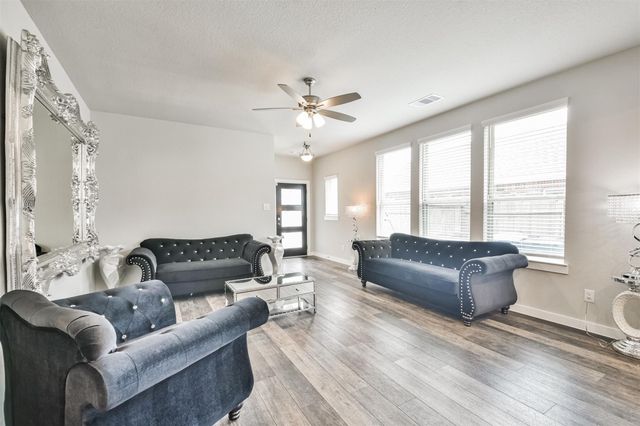 15775 Cairnwell Bend Drive, Humble, TX 77346