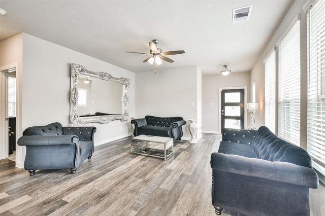 15775 Cairnwell Bend Drive, Humble, TX 77346