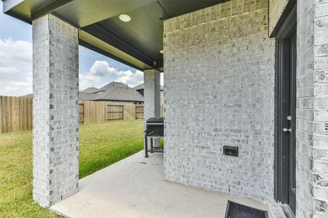15775 Cairnwell Bend Drive, Humble, TX 77346