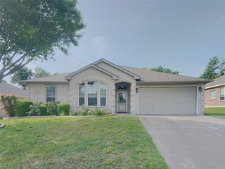 1320 Vernon Castle Avenue, Benbrook, TX 76126