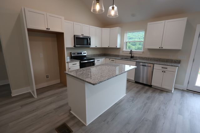 23 Wilkerson Hollow Ln, Brush Creek, TN 38547