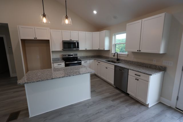 23 Wilkerson Hollow Ln, Brush Creek, TN 38547