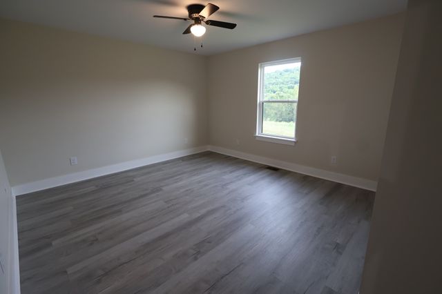 23 Wilkerson Hollow Ln, Brush Creek, TN 38547