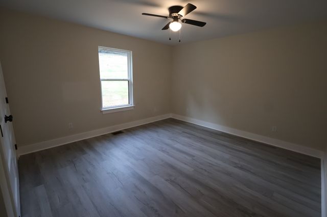 23 Wilkerson Hollow Ln, Brush Creek, TN 38547