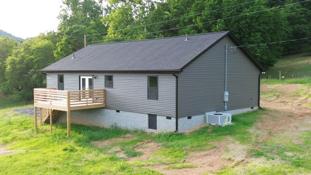 23 Wilkerson Hollow Ln, Brush Creek, TN 38547