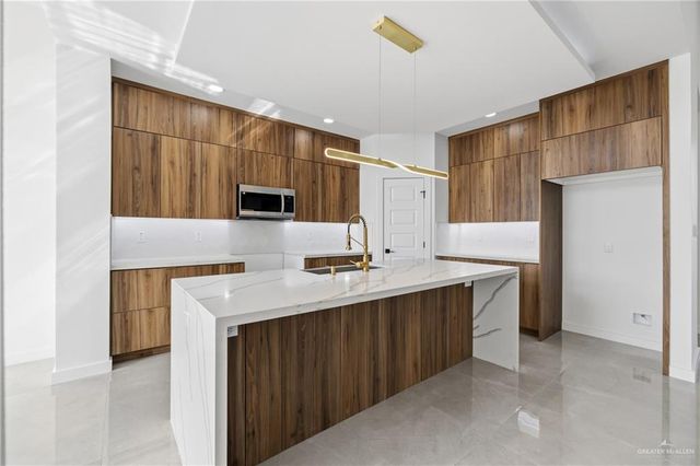 2709 E Pecos Road, Edinburg, TX 78542