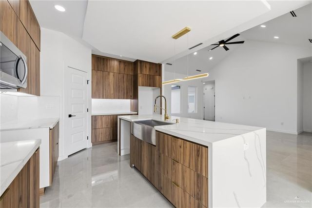 2709 E Pecos Road, Edinburg, TX 78542