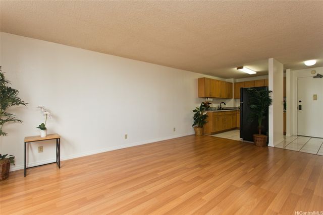 1255 Nuuanu Avenue E1006, Honolulu, HI 96817