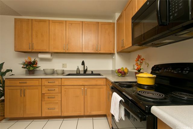 1255 Nuuanu Avenue E1006, Honolulu, HI 96817