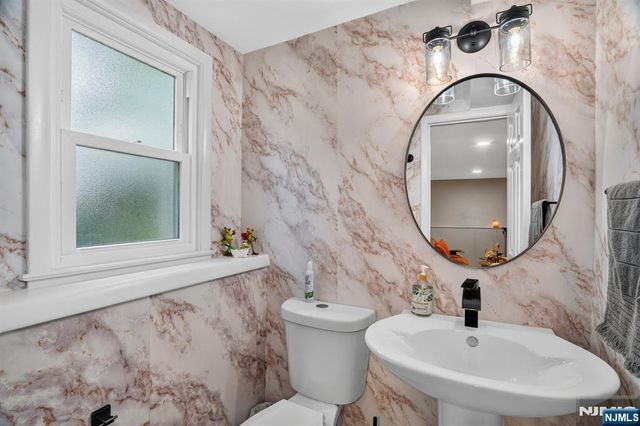 31-07 Garfield Place, Fair Lawn, NJ 07410
