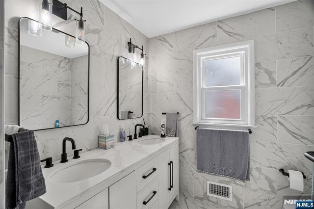 31-07 Garfield Place, Fair Lawn, NJ 07410