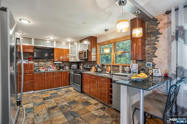 31-07 Garfield Place, Fair Lawn, NJ 07410