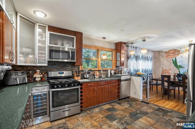 31-07 Garfield Place, Fair Lawn, NJ 07410