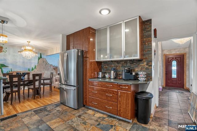 31-07 Garfield Place, Fair Lawn, NJ 07410