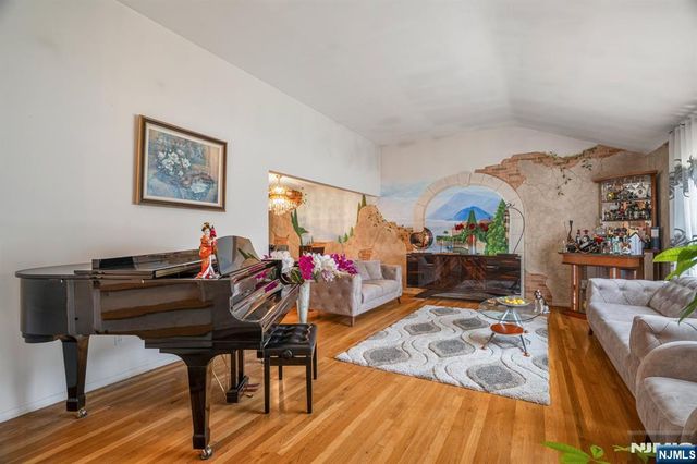31-07 Garfield Place, Fair Lawn, NJ 07410