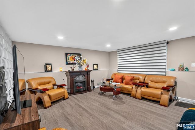 31-07 Garfield Place, Fair Lawn, NJ 07410