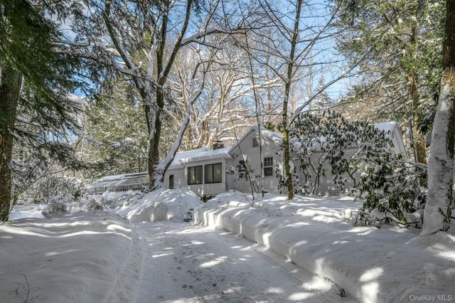 549 Croton Lake Road, Bedford Corners, NY 10549