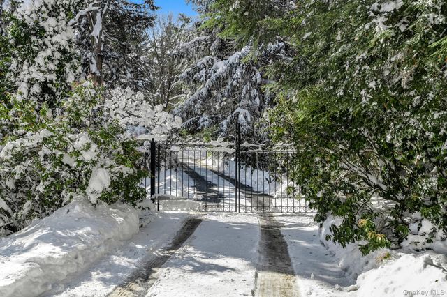 549 Croton Lake Road, Bedford Corners, NY 10549