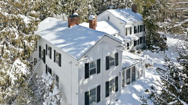 549 Croton Lake Road, Bedford Corners, NY 10549