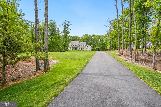 8524 LAROQUE RUN DR, Fredericksburg, VA 22407