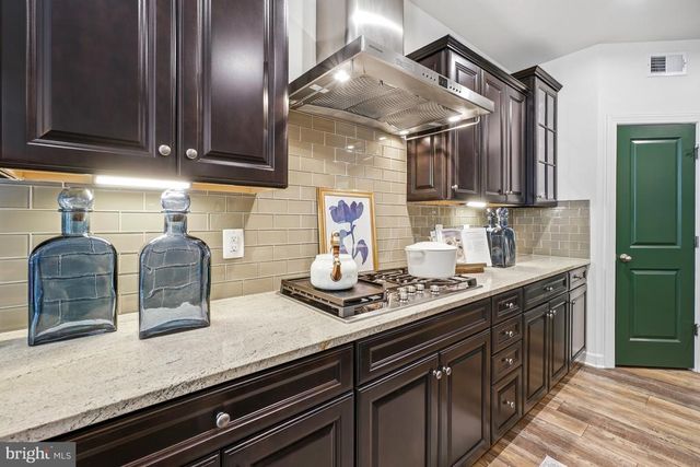 8524 LAROQUE RUN DR, Fredericksburg, VA 22407