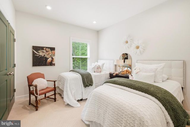 8524 LAROQUE RUN DR, Fredericksburg, VA 22407
