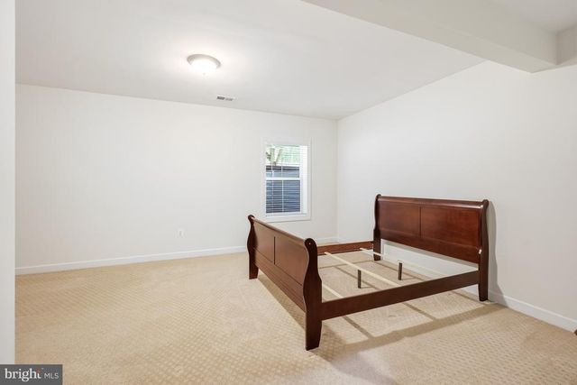 8524 LAROQUE RUN DR, Fredericksburg, VA 22407