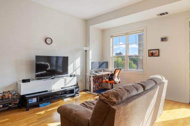 370 Marshall Avenue 301, Saint Paul, MN 55102