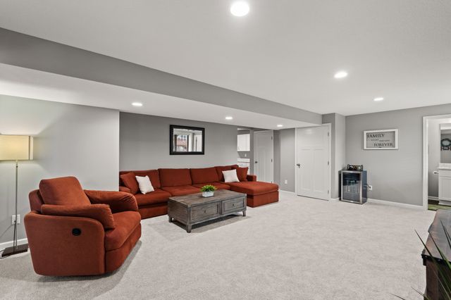 5535 148th Circle, Urbandale, IA 50323