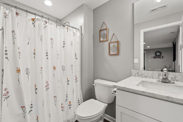 5535 148th Circle, Urbandale, IA 50323