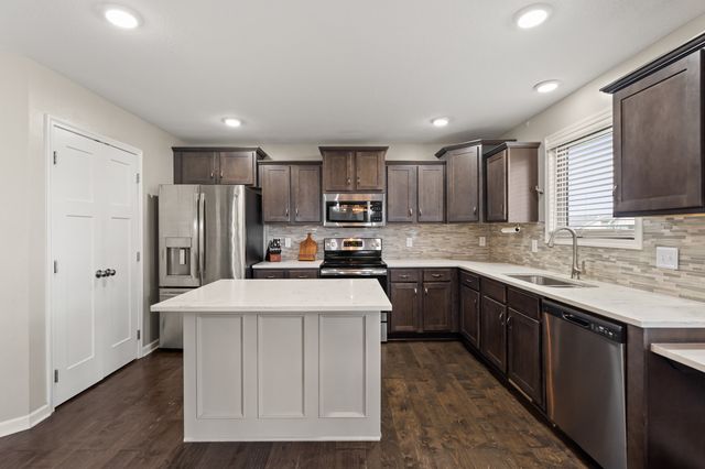 5535 148th Circle, Urbandale, IA 50323