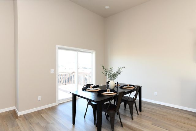 6805 Deer Creek Loop, Horace, ND 58047