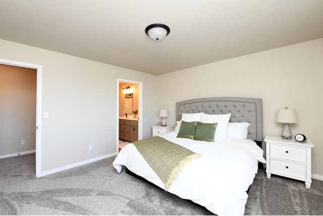 6805 Deer Creek Loop, Horace, ND 58047
