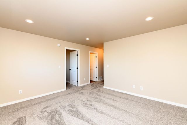 6805 Deer Creek Loop, Horace, ND 58047