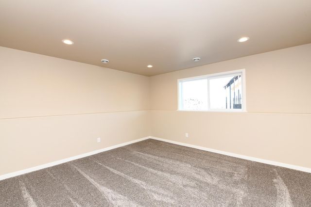 6805 Deer Creek Loop, Horace, ND 58047