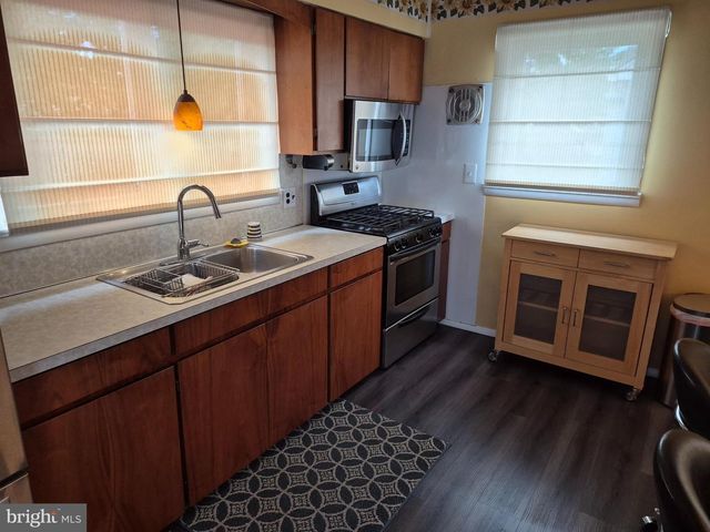 304 LIPPINCOTT AVE, Riverside, NJ 08075