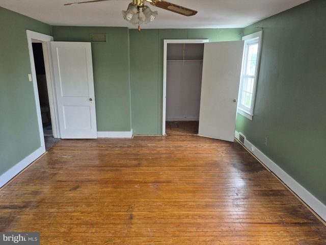 304 LIPPINCOTT AVE, Riverside, NJ 08075